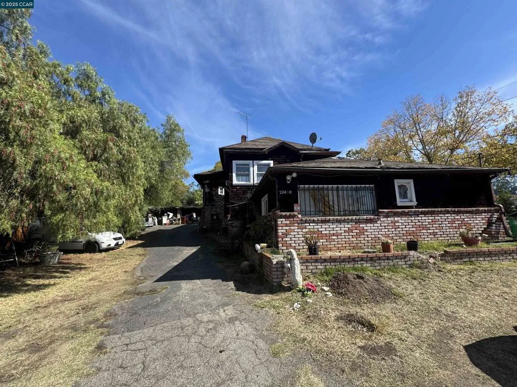 22490 Bayview Ave, Hayward, California 94541 home-pic-1