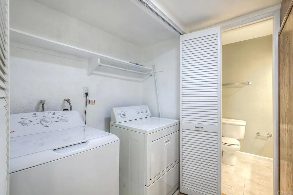 371 N Melrose Drive D, Vista, California 92083 home-pic-23