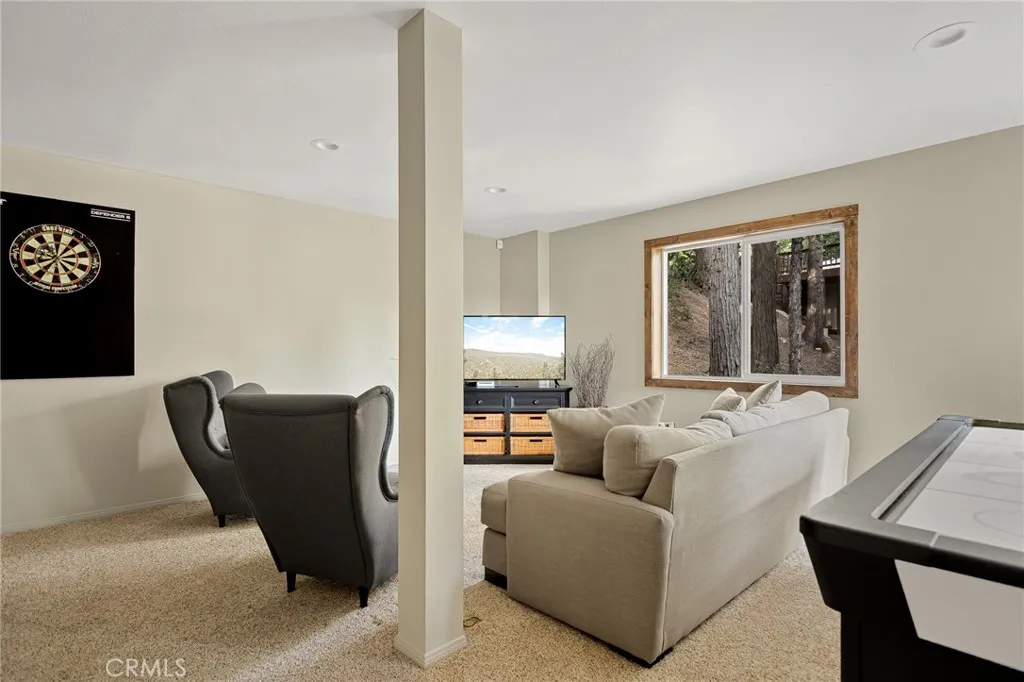 386 Rainier Road, Lake Arrowhead, California 92352 home-pic-32