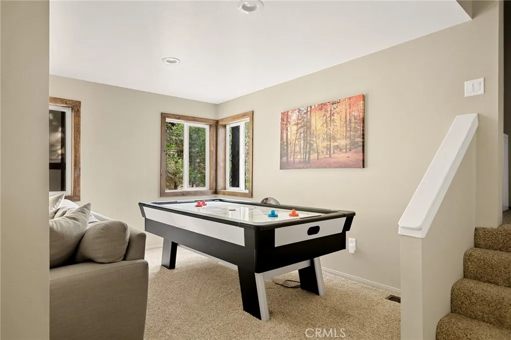 386 Rainier Road, Lake Arrowhead, California 92352 home-pic-6