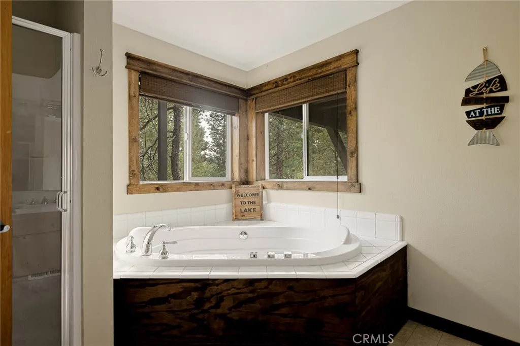 386 Rainier Road, Lake Arrowhead, California 92352 home-pic-37