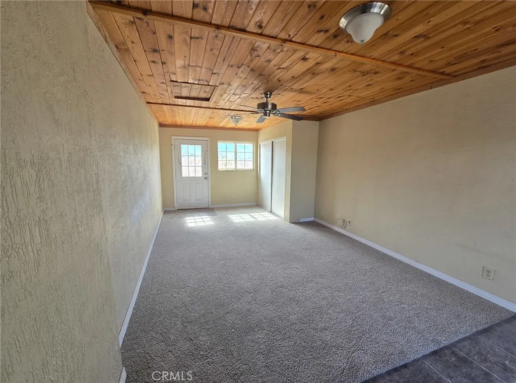 35833 Sutter Avenue, Lucerne Valley, California 92356 home-pic-5