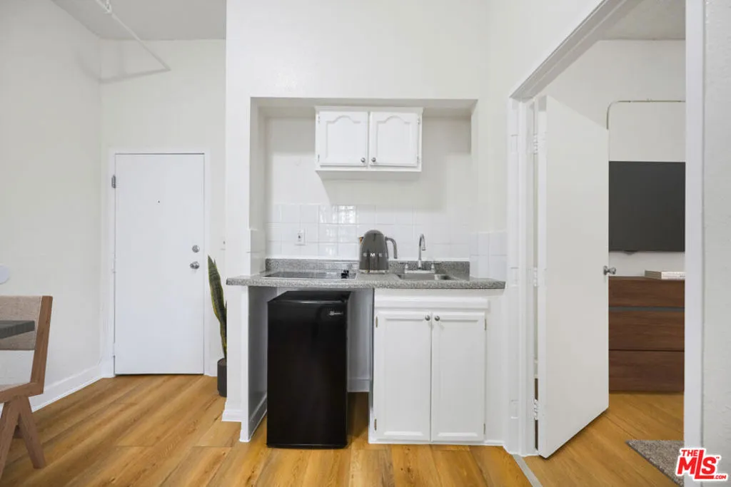729 S Union Avenue 228, Los Angeles, California 90017 — photo 5
