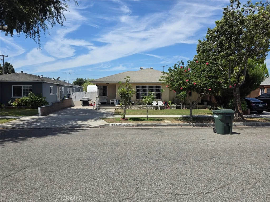 15727 Orizaba Avenue, Paramount, California 90723, ,Residential Income,For Sale,Orizaba,OC25188886