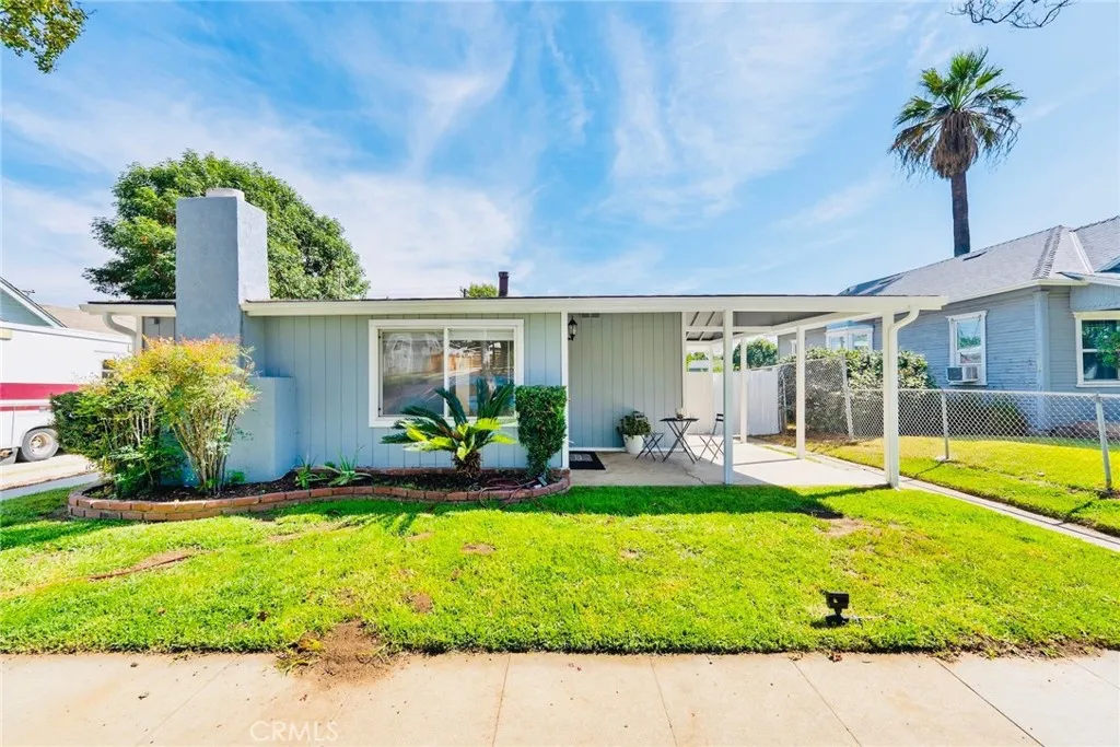 216 W Third St Street, San Dimas, California 91773, 3 Bedrooms Bedrooms, ,2 BathroomsBathrooms,Residential,For Sale,Third st,DW25189794