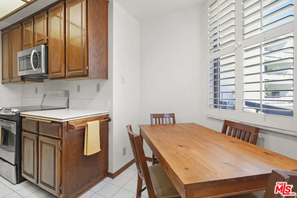 2102 Century Park Lane 210, Los Angeles, California 90067 home-pic-38