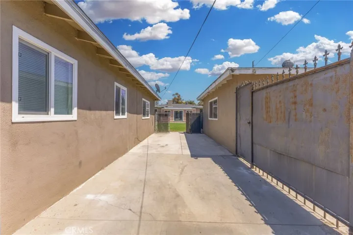 1607 S Atlantic Drive, Compton, California 90221