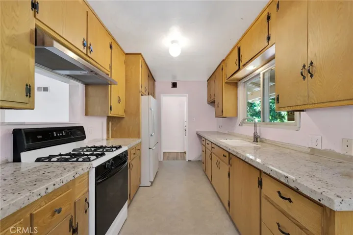 21724 Chatsworth Street, Chatsworth, California 91311