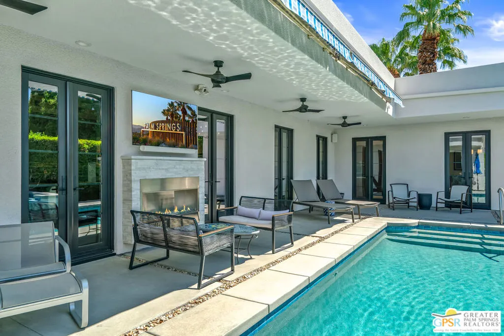 1411 E Buena Vista Drive, Palm Springs, California 92262 home-pic-57