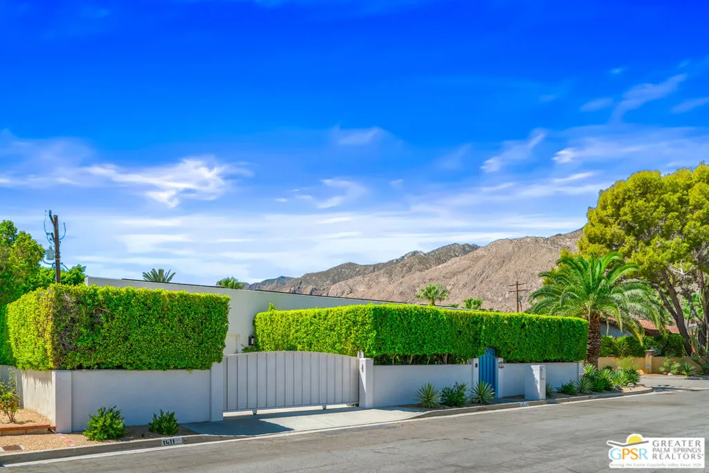 1411 E Buena Vista Drive, Palm Springs, California 92262 home-pic-1