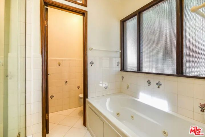 921 26th Street, Santa Monica, California 90403