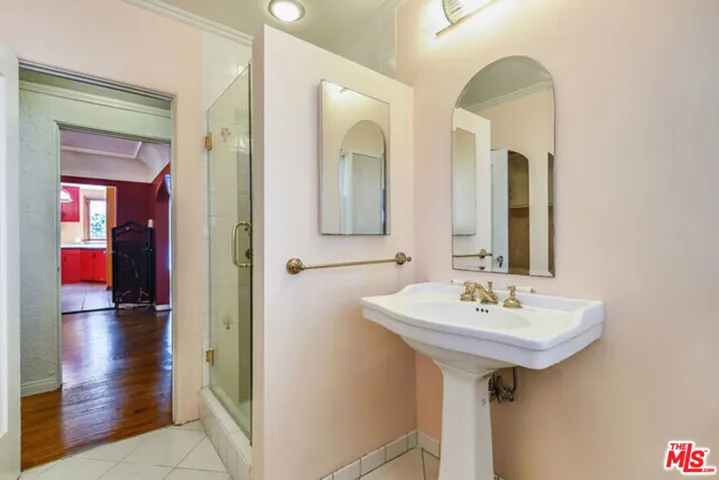 921 26th Street, Santa Monica, California 90403
