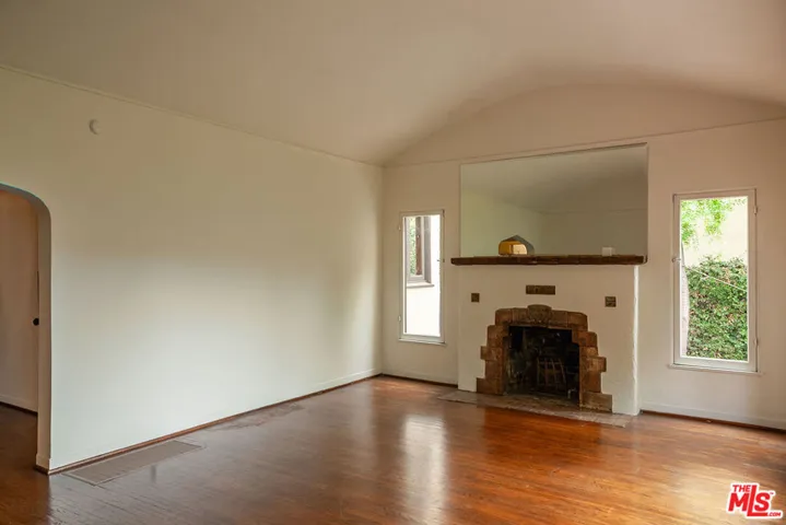 921 26th Street, Santa Monica, California 90403