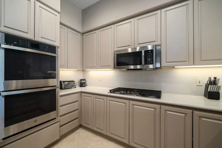 18-web-or-mls-JDWhiteHorse_OPMG_0825_030