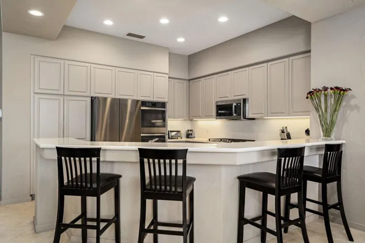 7-web-or-mls-JDWhiteHorse_OPMG_0825_026