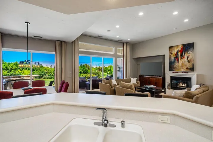 16-web-or-mls-JDWhiteHorse_OPMG_0825_031