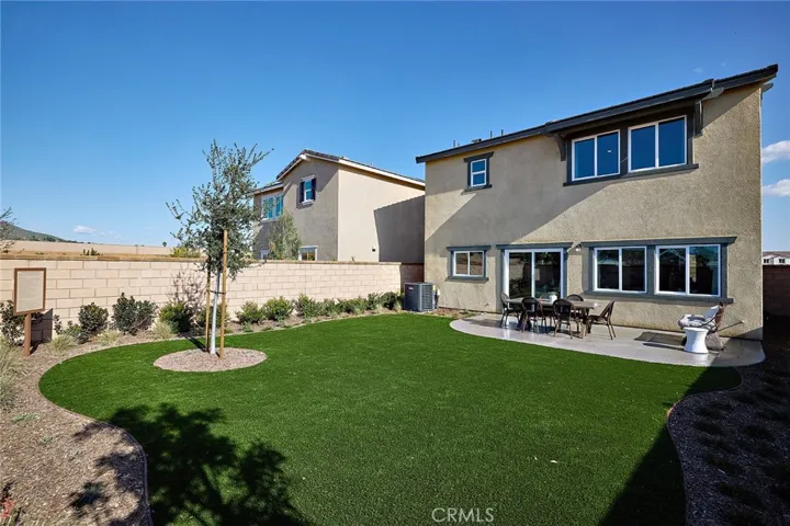 MODEL HOME BACK YARD