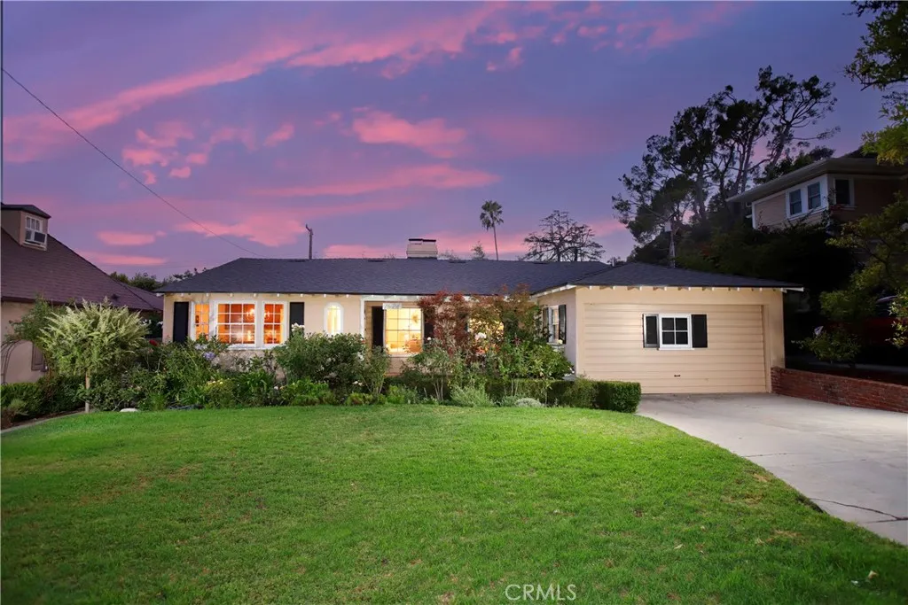 1624 Santa Barbara Avenue, Glendale, California 91208, 4 Bedrooms Bedrooms, ,3 BathroomsBathrooms,Residential,For Sale,Santa Barbara,GD25189091