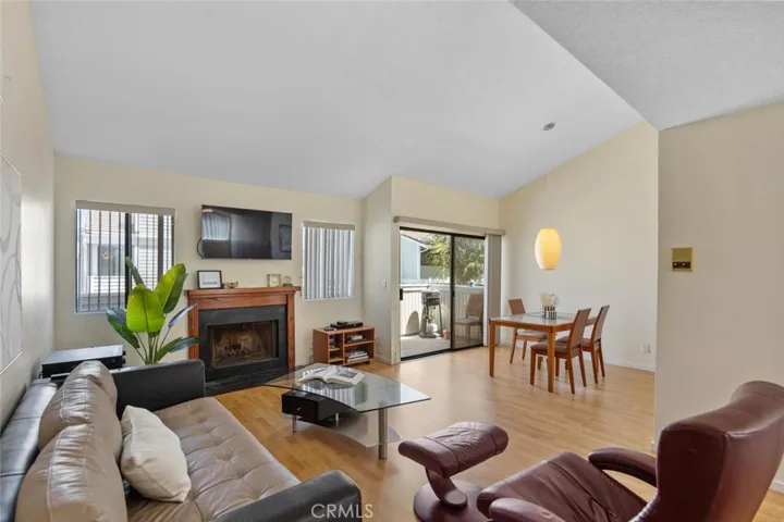 27070 Hidaway Avenue 5, Canyon Country, California 91351