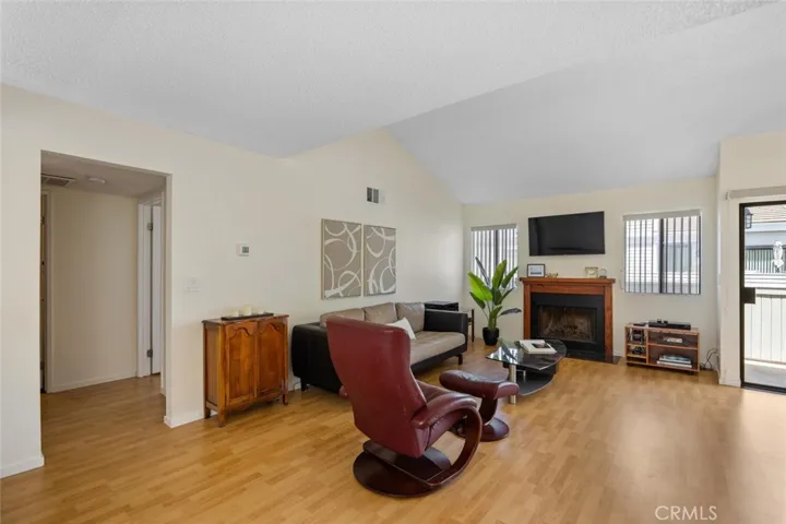 27070 Hidaway Avenue 5, Canyon Country, California 91351