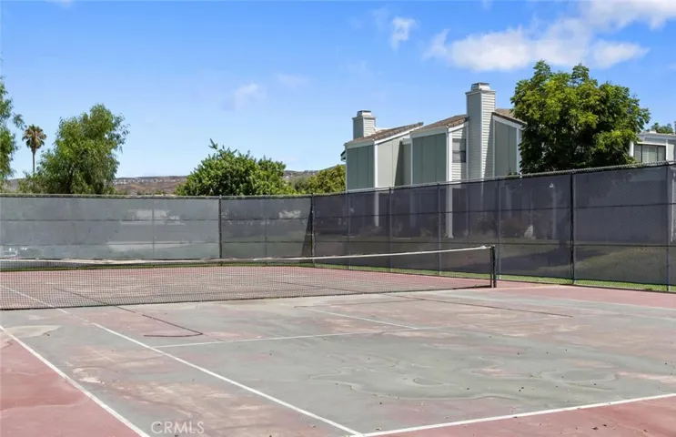 27070 Hidaway Avenue 5, Canyon Country, California 91351