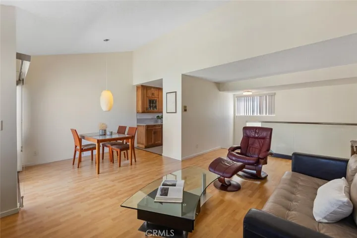27070 Hidaway Avenue 5, Canyon Country, California 91351