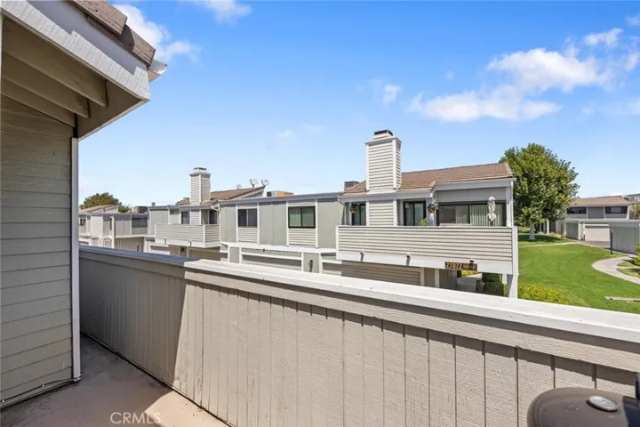 27070 Hidaway Avenue 5, Canyon Country, California 91351