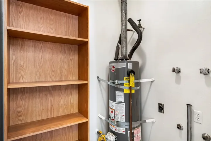Water Heater / Laundry - Stackable W/D