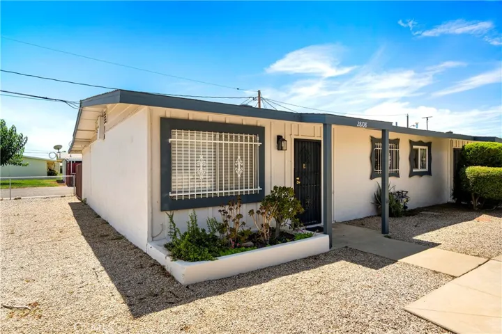 Corner Unit Front View