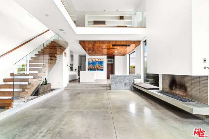 524 Rialto Avenue, Venice, California 90291