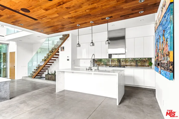 524 Rialto Avenue, Venice, California 90291
