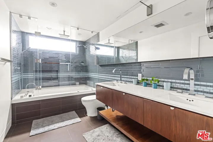 524 Rialto Avenue, Venice, California 90291