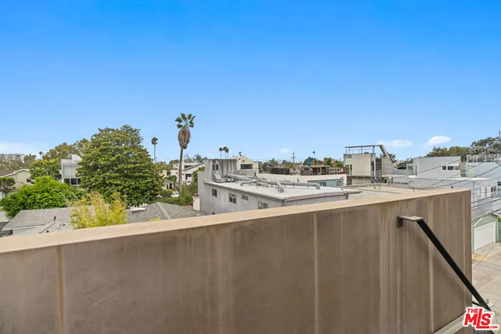 524 Rialto Avenue, Venice, California 90291