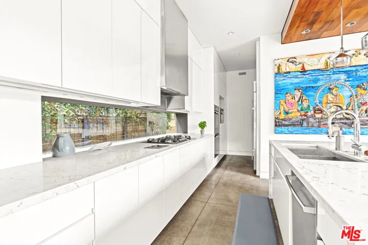 524 Rialto Avenue, Venice, California 90291