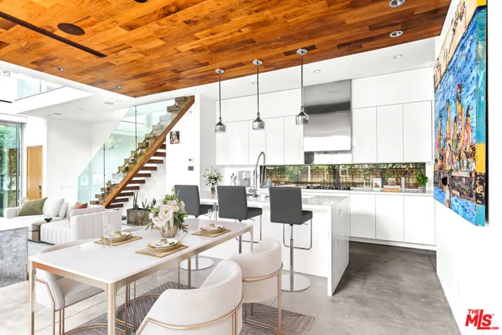 524 Rialto Avenue, Venice, California 90291
