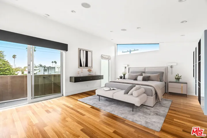 524 Rialto Avenue, Venice, California 90291