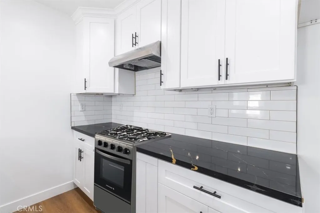 6616 Denver Avenue, Los Angeles, California 90044 home-pic-25