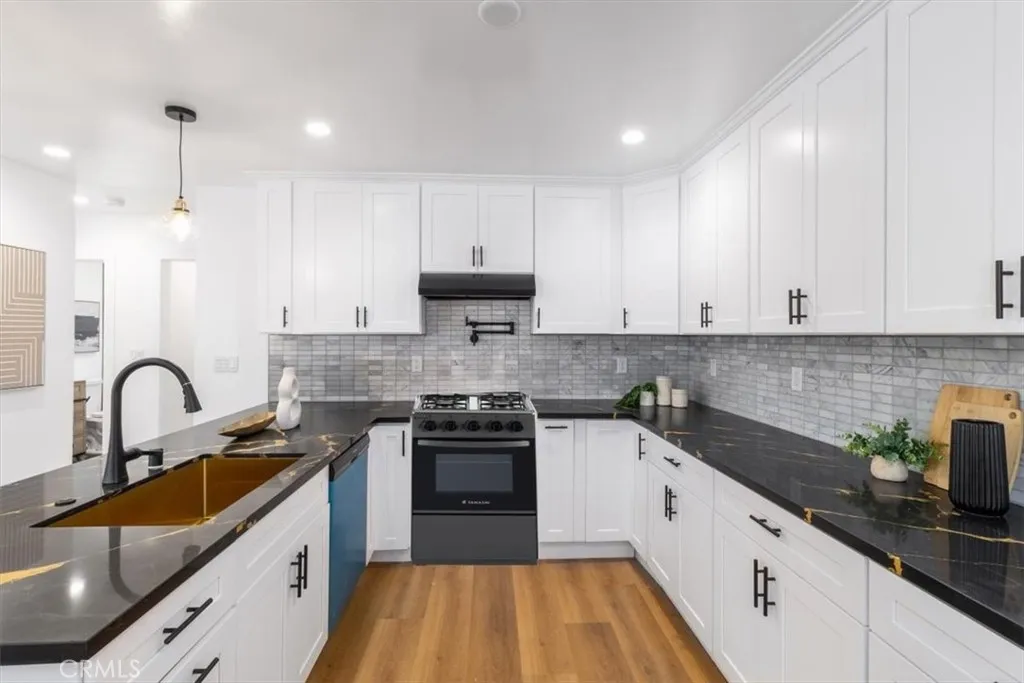 6616 Denver Avenue, Los Angeles, California 90044 home-pic-14