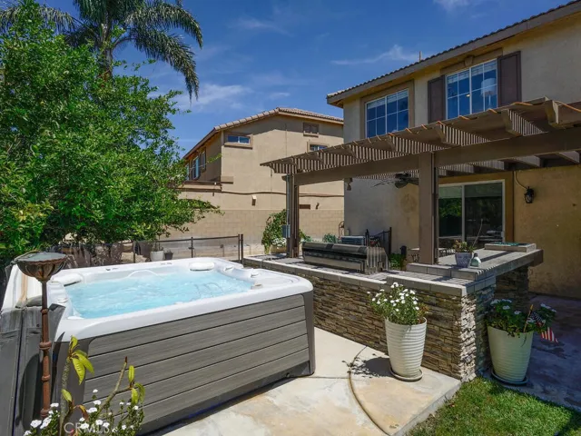5764 Ventana Drive, Fontana, California 92336