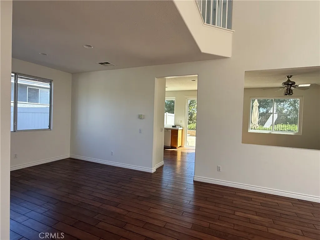 26506 Isabella, Canyon Country, California 91351 home-pic-3