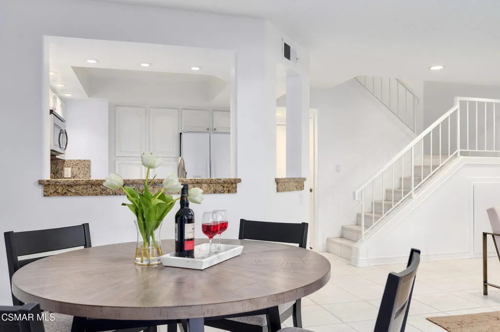 220 Camino Cortina, Camarillo, California 93010 home-pic-14