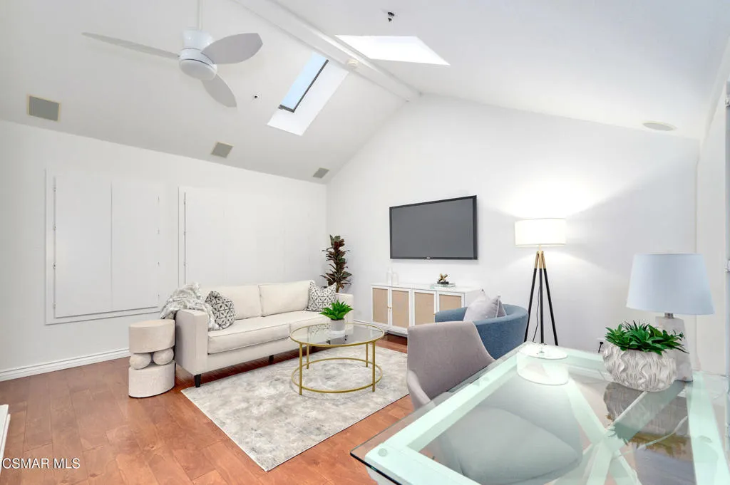 220 Camino Cortina, Camarillo, California 93010 home-pic-46