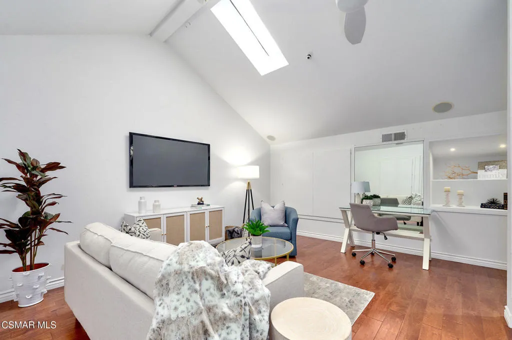 220 Camino Cortina, Camarillo, California 93010 home-pic-47