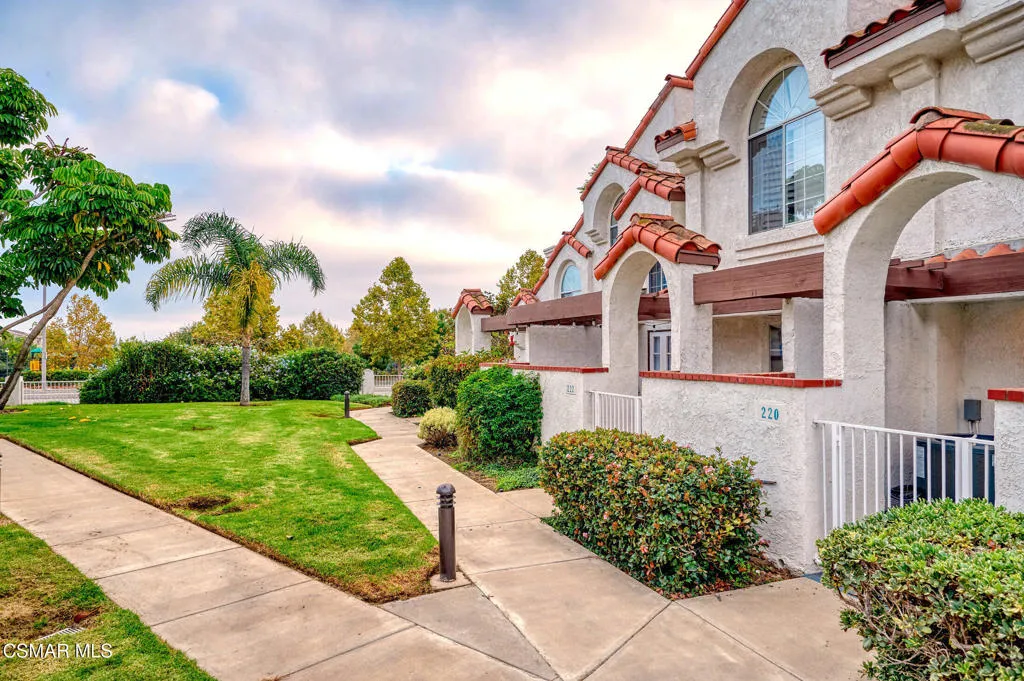 220 Camino Cortina, Camarillo, California 93010 home-pic-2