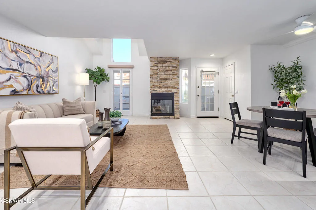 220 Camino Cortina, Camarillo, California 93010 home-pic-4