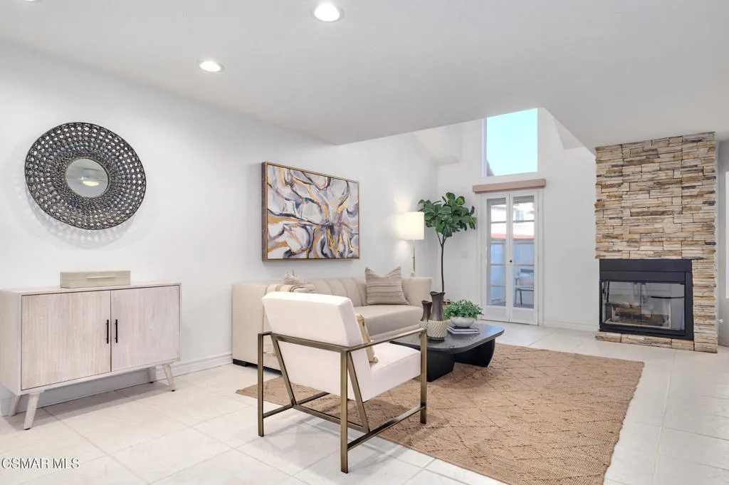 220 Camino Cortina, Camarillo, California 93010 home-pic-12