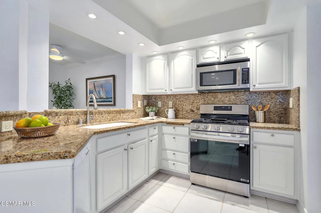 220 Camino Cortina, Camarillo, California 93010 home-pic-16