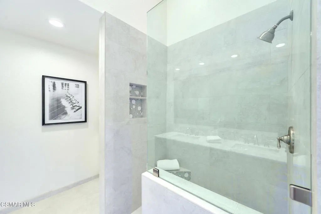 220 Camino Cortina, Camarillo, California 93010 home-pic-34