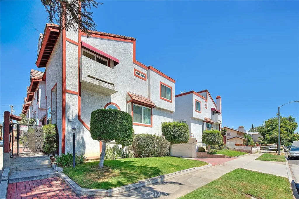 2231 Cedar Street G, Alhambra, California 91801, 3 Bedrooms Bedrooms, ,3 BathroomsBathrooms,Residential Lease,For Rent,Cedar,WS25189980