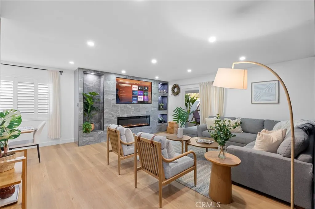 16782 Heritage Lane, Huntington Beach, California 92647, 4 Bedrooms Bedrooms, ,2 BathroomsBathrooms,Residential,For Sale,Heritage,PW25189917